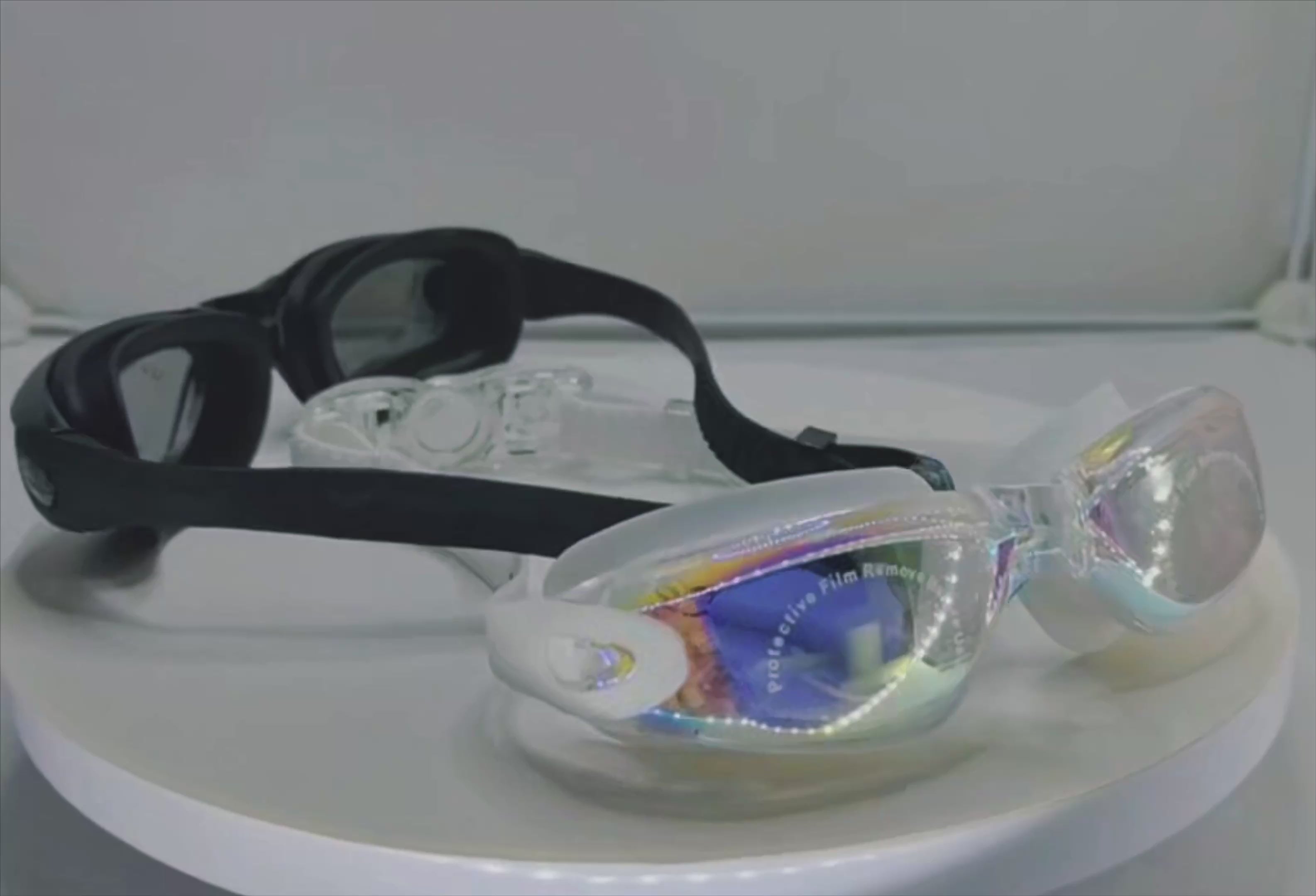 Charger la vidéo : Plongez dans l’excellence avec SwimSecure ARENA : des lunettes conçues pour transformer votre expérience aquatique. Étanchéité, anti-buée, et confort ultime. Commandez-les dès aujourd’hui !